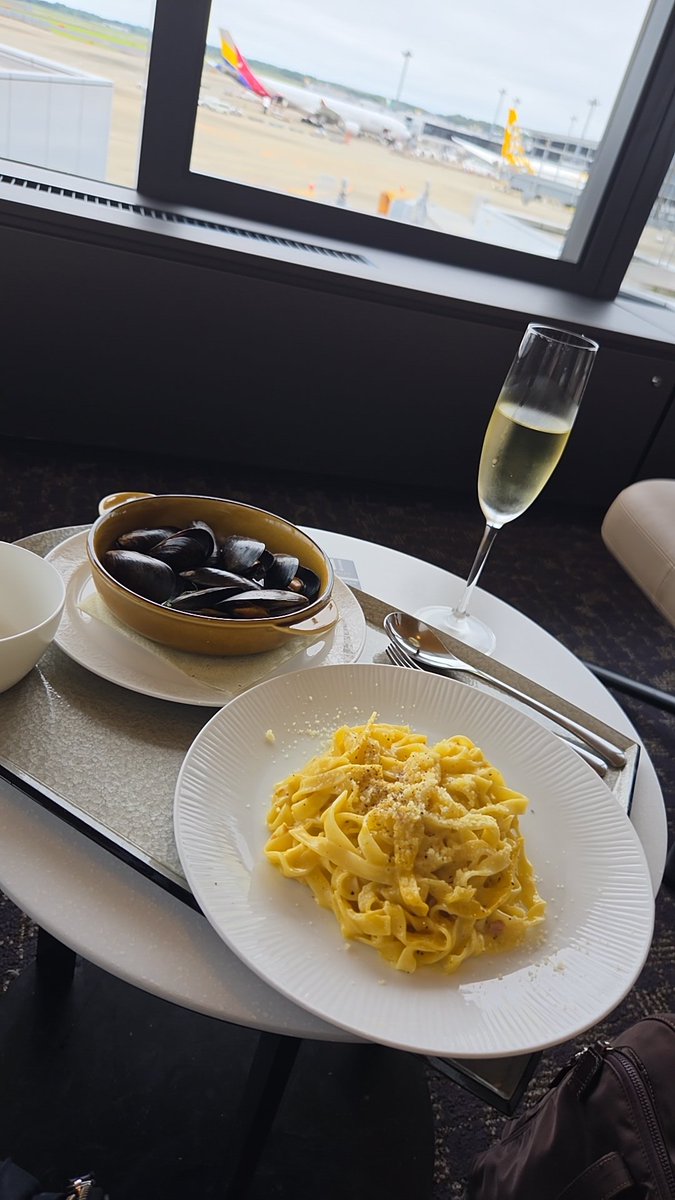 PIvFjAkodf44554's tweet photo. 成田の国際線ラウンジでランチ☀️🍴
出発前の最後の日本食😢(笑)
#成田空港 #ラウンジ飯 https://t.co/RY9wv6rIQX
