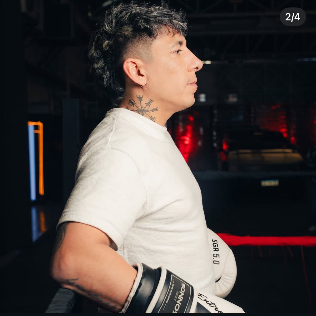 DanelikstarOK's tweet photo. ESTOY NERVIOSA!! Brian Sarmiento va a pelear en el párense de manossssss, no se cansa de dar show mi amorrr! Te deseo lo mejor, te amoooo🥰
(Yo me pongo a entrenar con él OBVIO) https://t.co/D2lwhSQaYt