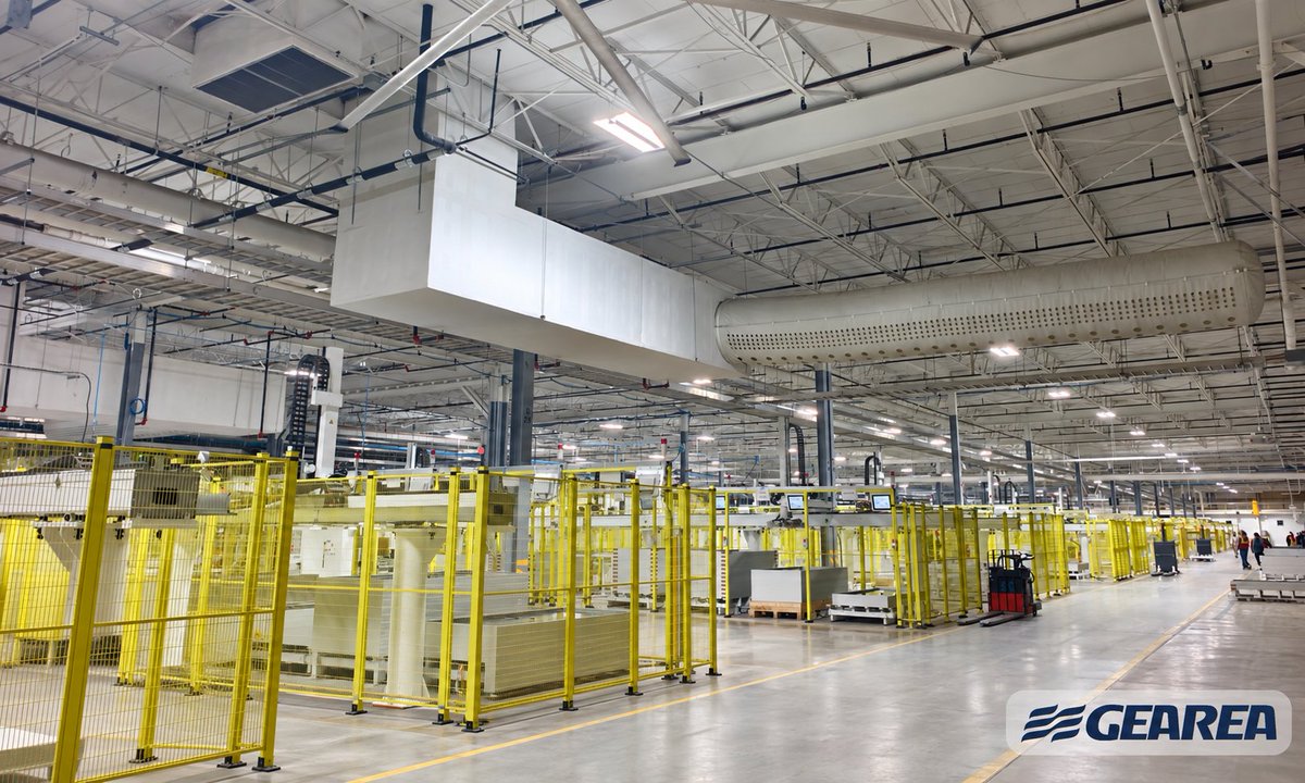 Gearea_Climate's tweet photo. Gearea supplied 34 RTUs for a solar PV module factory in Mesquite, Texas.

• 409,000 ft² / 38,000 m²
• 400,000 CFM / 680,000 m³/h
• 1,309 RT / 4.60 MW
• Pre-lamination, post-lamination, curing &amp; testing
#Gearea #IndustrialHVAC #RooftopUnit #SolarManufacturing #HVAC https://t.co/RW5NI0gpxt