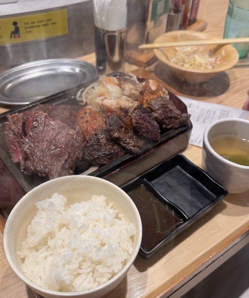 ara0106 tweet picture
