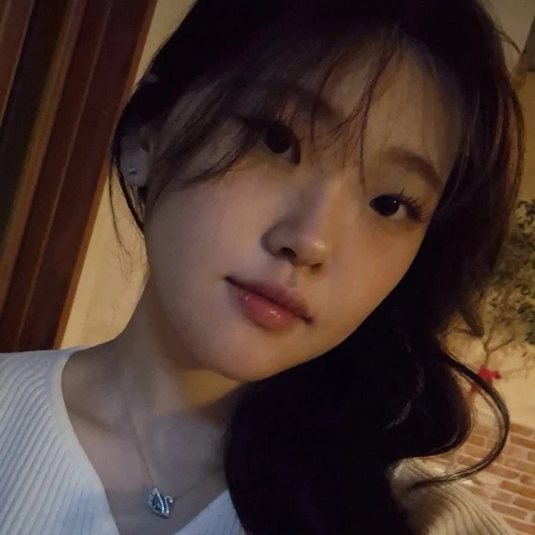 neogul2222's tweet photo. 오랜만에 돌아온 박제 19년산 백규리
청순하지만  허벅지는 그렇지 못하고
섹끼가 있는년
#얼싸 #박제 #지인능욕 #능욕 https://t.co/dnB7TLpWsq