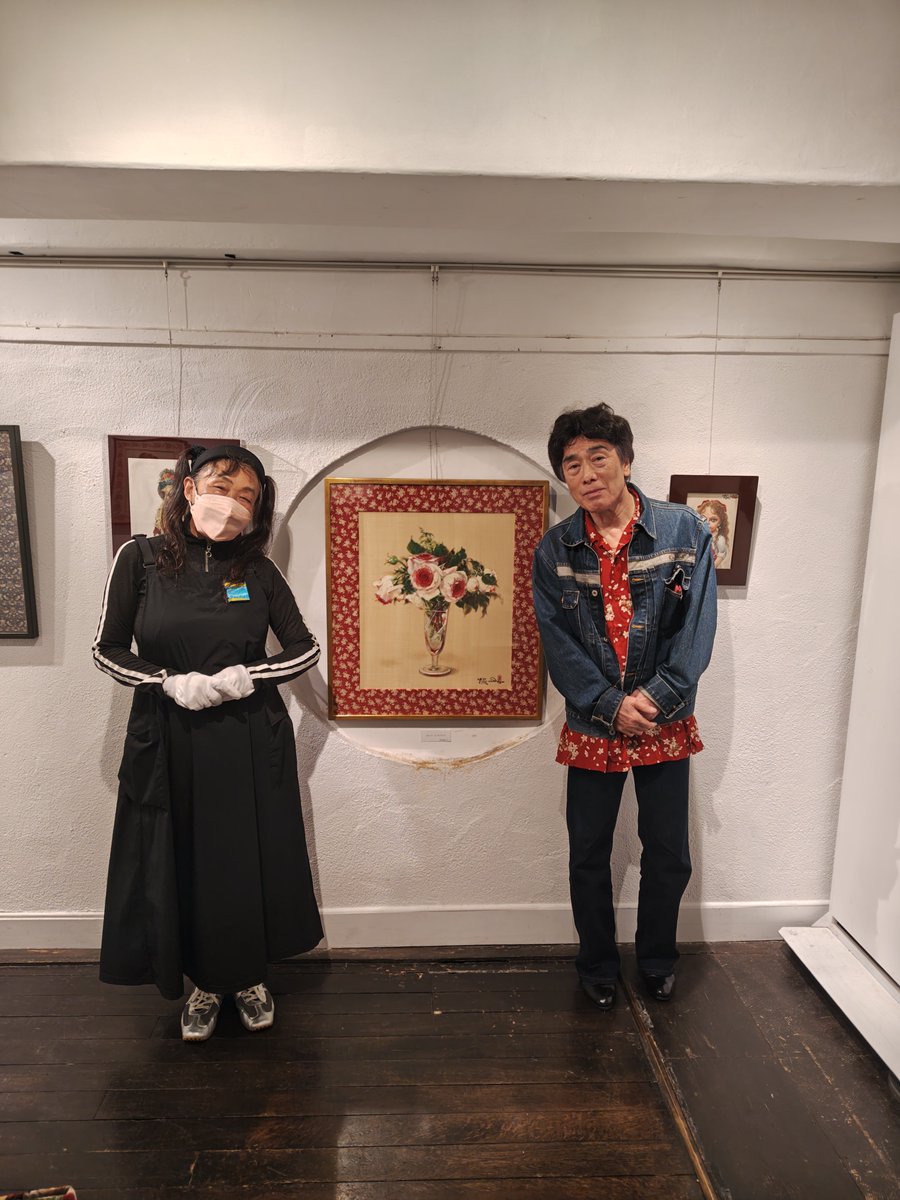 mNgbqnxW3Mr3ugN's tweet photo. 続き↓
DMハガキの猫たちの作品についてお話を少し伺い、猫に触れない時に描かれたものときき現在と比べると不思議な差異があるような。
小澤先生とお話が出来て身体が元気になったよう💜

会場のラーさんは居心地よく、お茶と金平糖（水色の陶器のお皿ととても良くお似合い🥰）ご馳走様でした😊 https://t.co/64kh3BTmLd