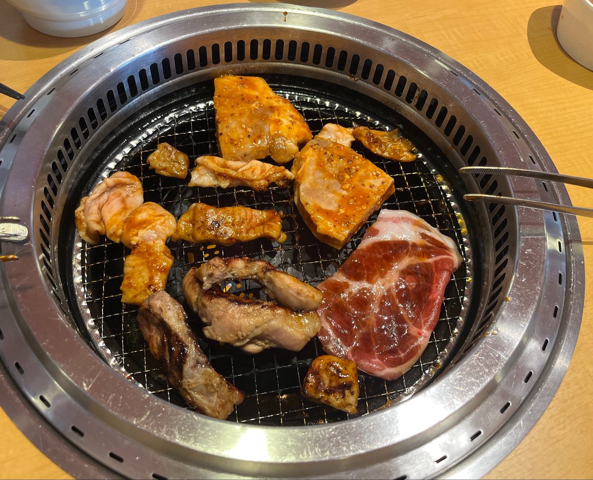 Spoon_tanu1's tweet photo. 焼肉行ってきたお🥩🔥
 #焼肉
 #写真撮るタイミング分かんない https://t.co/l7VRnmxTr6