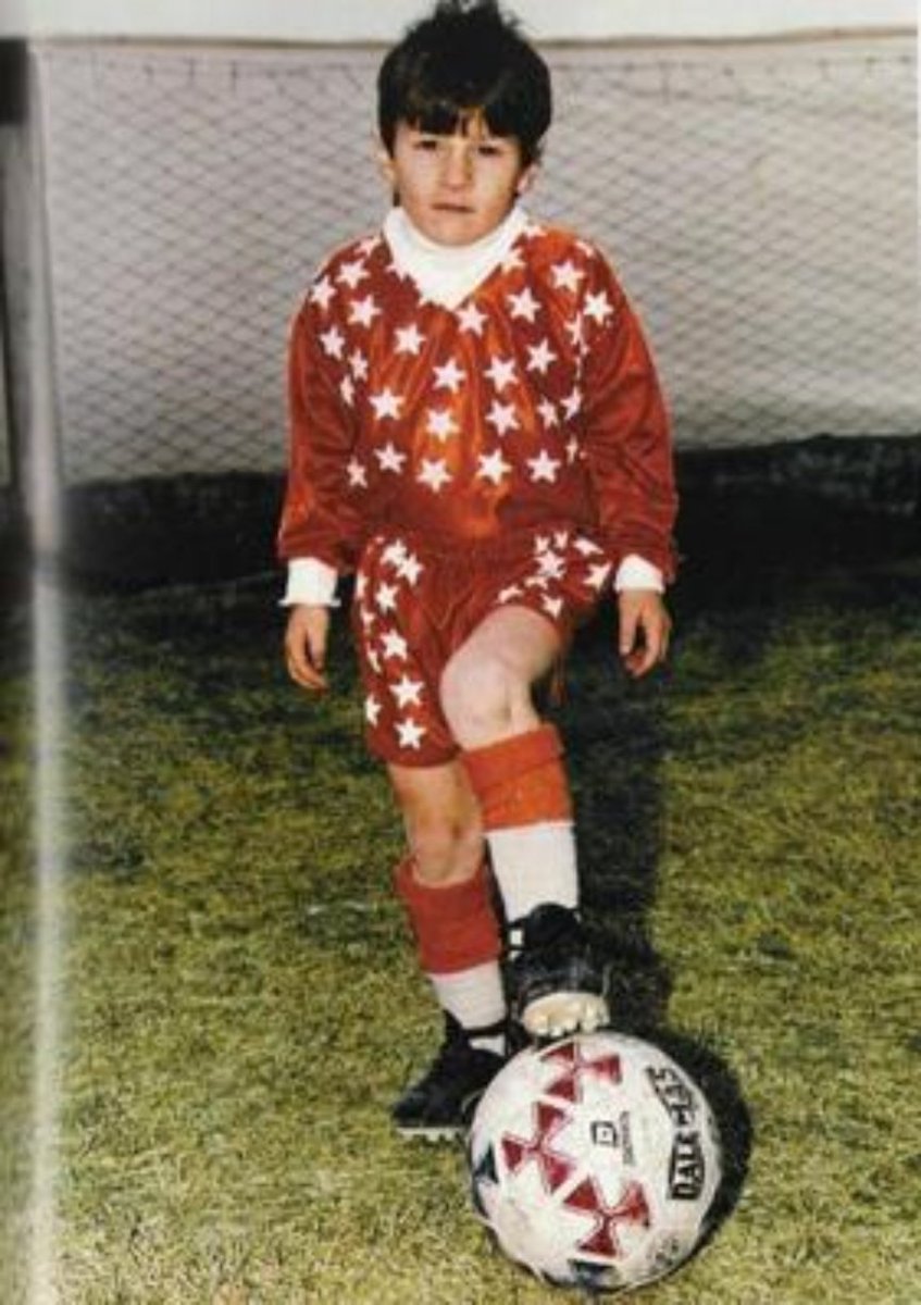 urn1231's tweet photo. So many people are posting photos of young Messi. I can't lose. 😆 https://t.co/fOGgFoMZOE