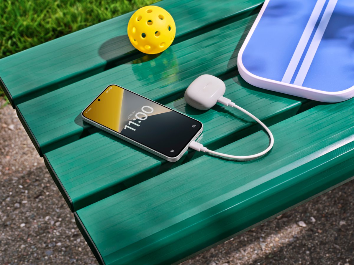 IndiaPOCO's tweet photo. Do you know the best kind of “I got you”? Sharing your battery when theirs is almost gone.

Your phone can keep theirs in the game too with reverse charging.
 
#POCO #POCOIndia #ReverseCharging #POCOPower https://t.co/CndrtQIlCP
