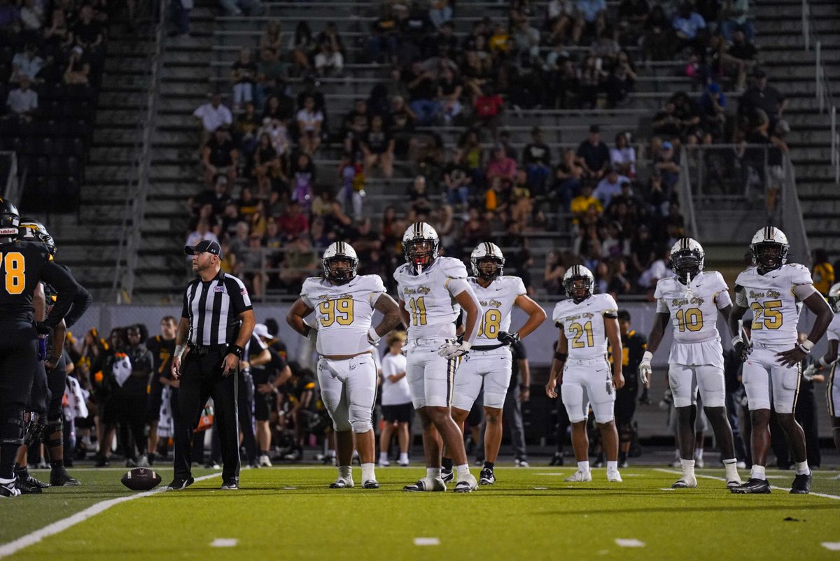 RCISDAthletics's tweet photo. @RC_Bulldogs @texashsfootball @HSwfaa @SportsDayHS Dawgs fall in Forney. Back home next week against the Lobos.
Royse City 27
Forney 30
#oneRC https://t.co/fRXtTgFbsy