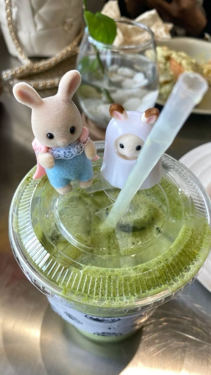 lovestaIe's tweet photo. ㅤ

📍 Pondok Indah Residence, 
ㅤ  Amala Tower.

Happy weekend! Minuman wajib yang harus ada di hari Sabtu: Matcha! Timaacih kakak pacar udah beliin.

ㅤ https://t.co/1ymYxhj0Kl