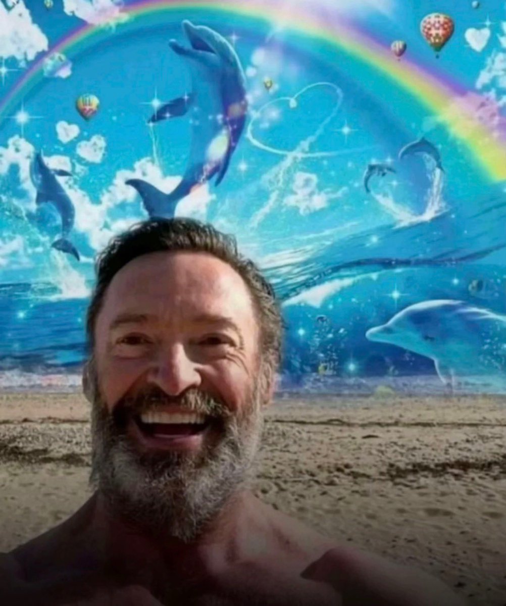 theosbacktattoo's tweet photo. me watching hugh jackman announce txt at global citizens https://t.co/e0C0oSrk2X