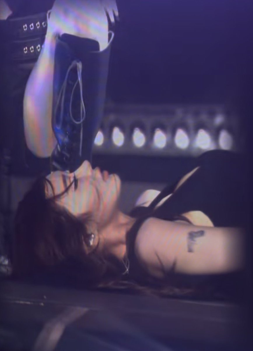 gocksoup's tweet photo. fuck i NEED her https://t.co/PzyxUsXZDm
