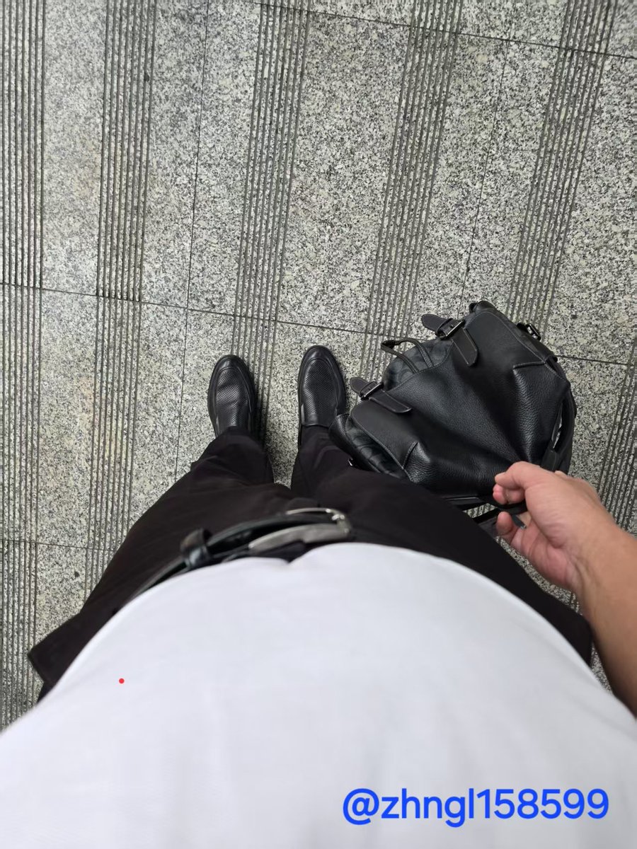 zhngl158599's tweet photo. 人前人后，床上床下 https://t.co/fWfHd4tAgf