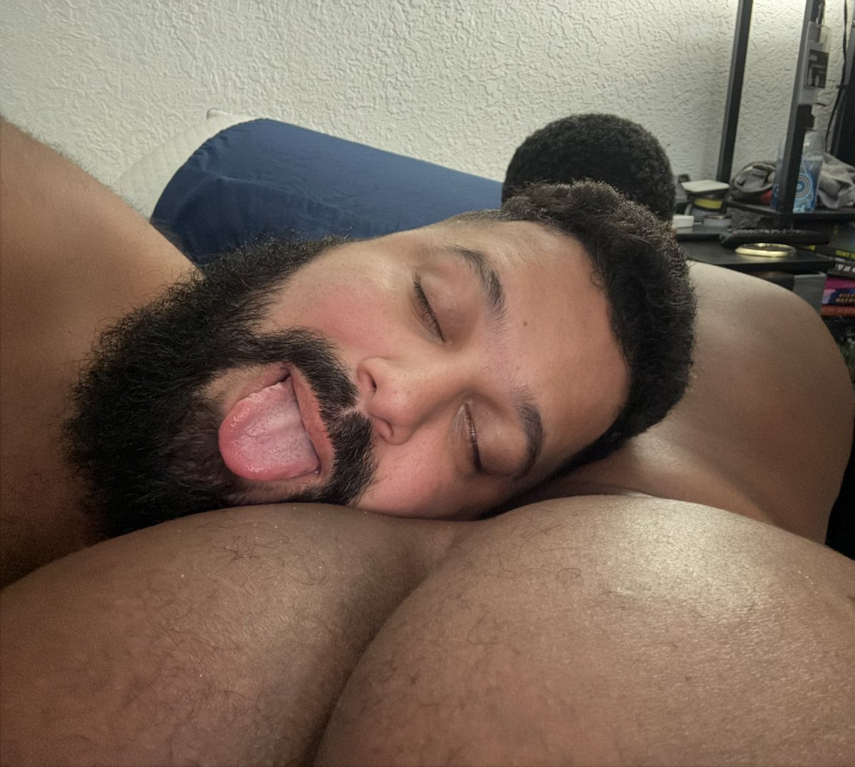 MineiroGoodBoy's tweet photo. *slams laptop shut til monday* https://t.co/VKi2rH1TIi