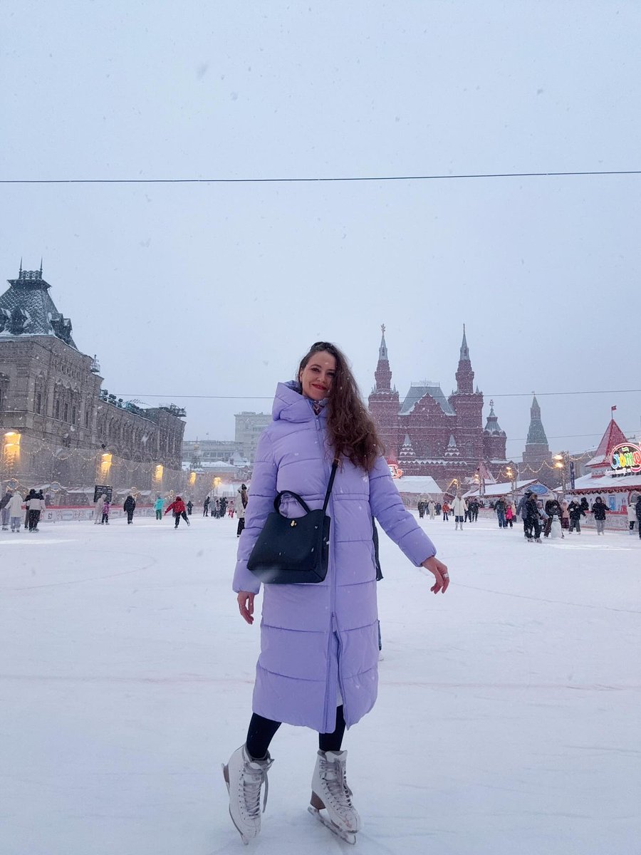 TamarSantoetpe's tweet photo. Закрыла зимний сезон, гештальт и этот каток для себя 😆 все рассказала в сториз. Коридор затмений это или просто проклятие катка у меня 2 года, но я это все поборола, конечно же. Несколько лет назад я захотела кататься на коньках, встала сама и https://t.co/t2SpDqDkOC