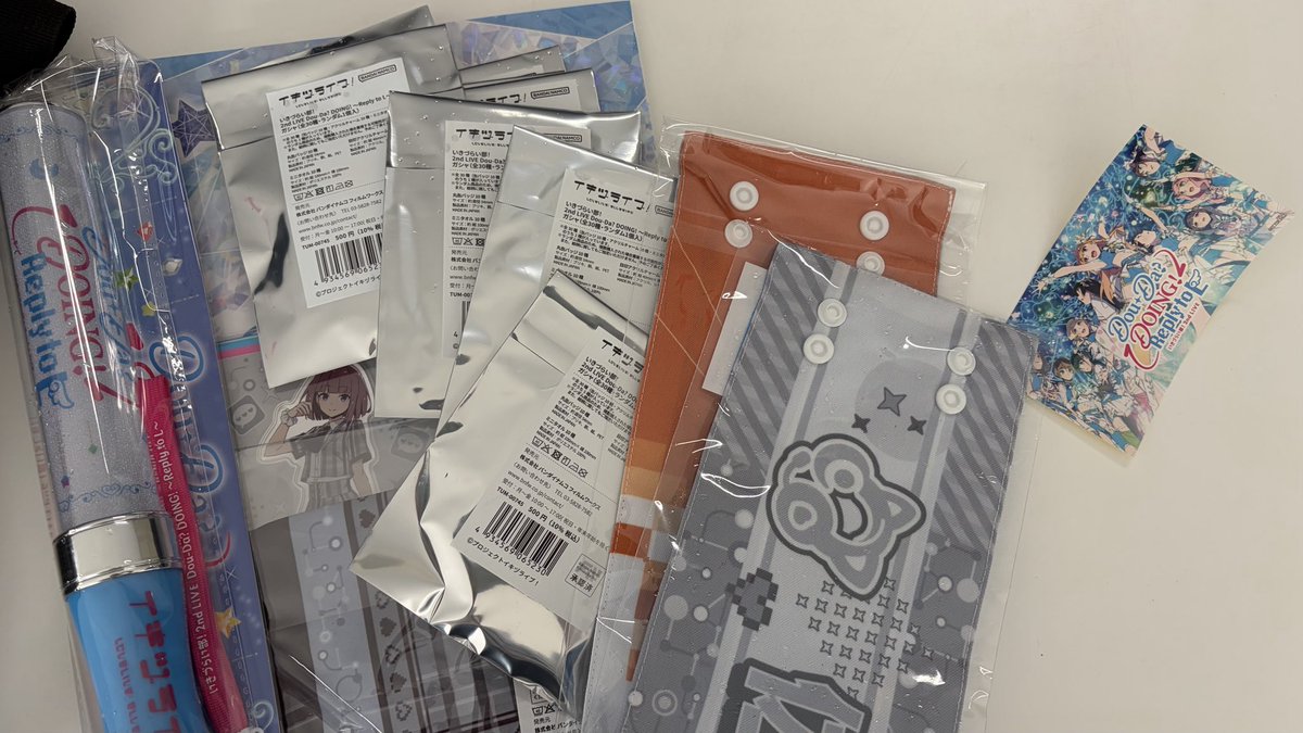 muteP621_LL's tweet photo. 買いすぎた
今回のライブ目標
ケガしない！
既にブレード忘れております()
 #いきづらい部2nd_Day1 https://t.co/NuMYcBljDV