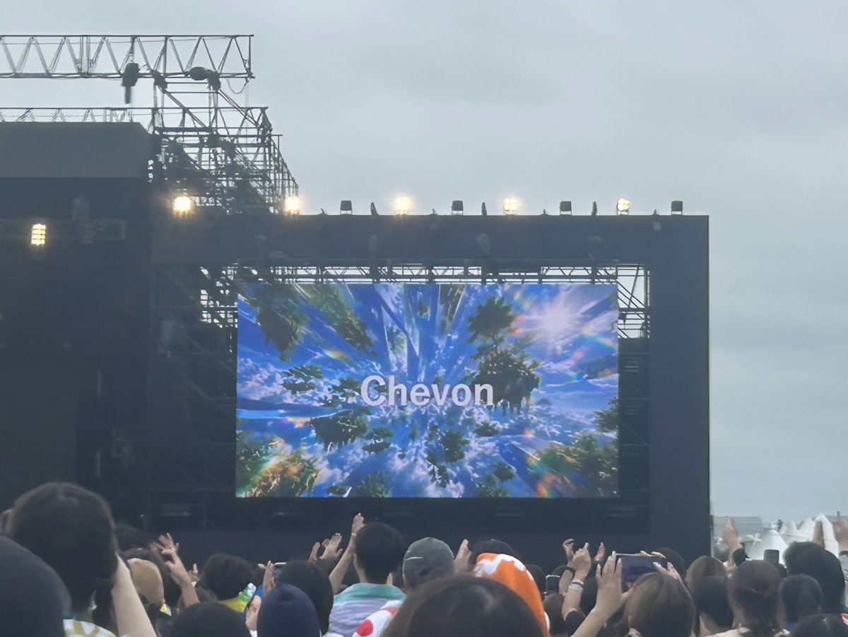 YAHIKOKAKUDA's tweet photo. 初めて観たShevon 、最高でした!
LIVEであれだけ歌えるのは凄いぞ。
さすが今一番勢いがあるバンドだ。
トッパーから楽し過ぎます!
ロッキン、最高!😆
#RIJF2026
#Shevon https://t.co/zD35senP4s