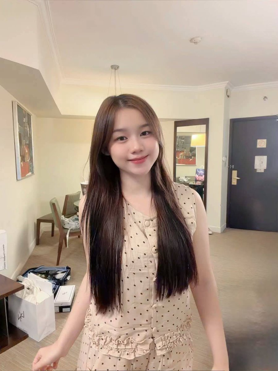 RosalineWoolem's tweet photo. 1✨"ตอนแรกก็ไม่เชื่อ จนกระทั่งลองใช้เอง... ไอเทมลับที่บิวตี้บล็อกเกอร์เกาหลีโหวตให้เป็นอันดับ 1!" 💖 ครีมกันแดดเนื้อซูเฟล่ บางเบา คุมมันนาน 🌸
600/1

#รับงานศรีราชา���

รับงานศรีราชา🍌

🆔: @049uxicp

กดเพิ่มเพื่อน
https://t.co/b5v8UwEYaJ

Ewqqqeewrrty https://t.co/khX4i9ChtC