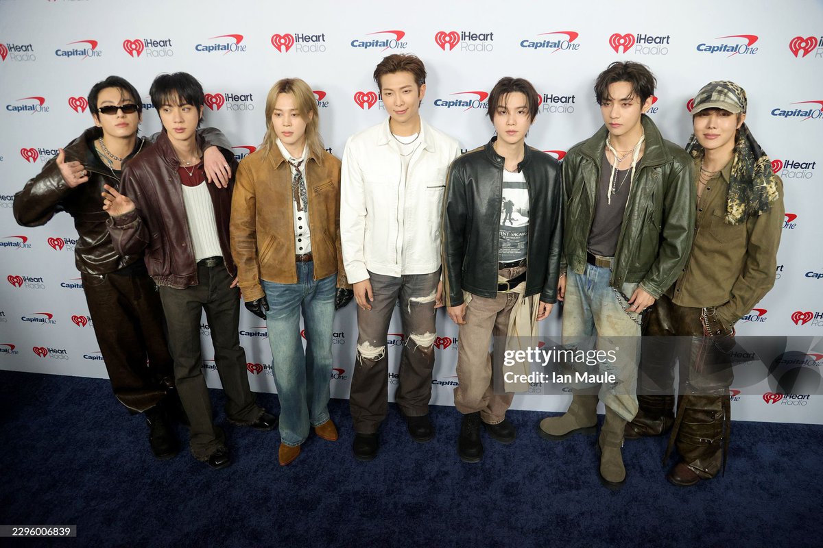 vminiecats's tweet photo. — 📸 Fotos de #BTS para IHeart Radio Music Festival. 

BTS AT IHEART RADIO MUSIC FESTIVAL 2026 
#BTSxIHeartRadio
#BTSonIHeartRadioMusicFestival (+) https://t.co/qViKA77Yxh