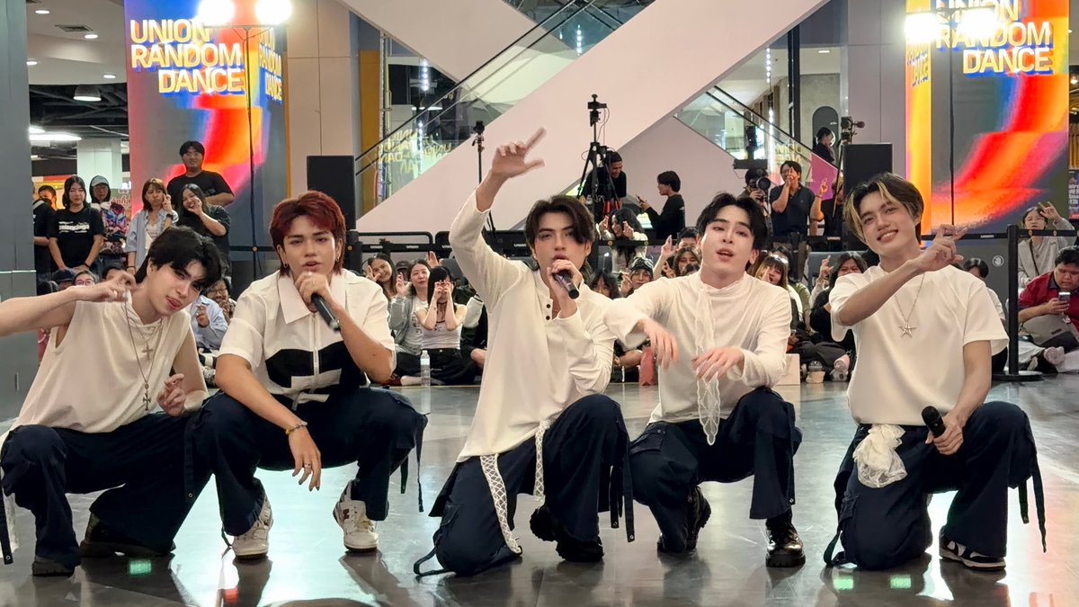 inov_official's tweet photo. TREV at VIBESPOP DANCE X UNION RANDOM DANCE AT PERFORMANCE SPACE ครั้งที่ 3 💫

ขอบคุณ @vibespopdance และ @unionmall_official สำหรับโอกาสดี ๆ ที่ให้ TREV ได้มาร่วมสร้างความสนุกและส่งต่อพลังบนเวทีในครั้งนี้

และขอบคุณทุกคนที่มาร่วมสนุก ส่งเสียงเชียร์ และซัพพอร์ตพวกเรากันอย่างเต็มที่ ดีใจมากๆที่ได้เจอทุกคนครับบ ❤️‍🔥

#TREV
#INOVentertainment
