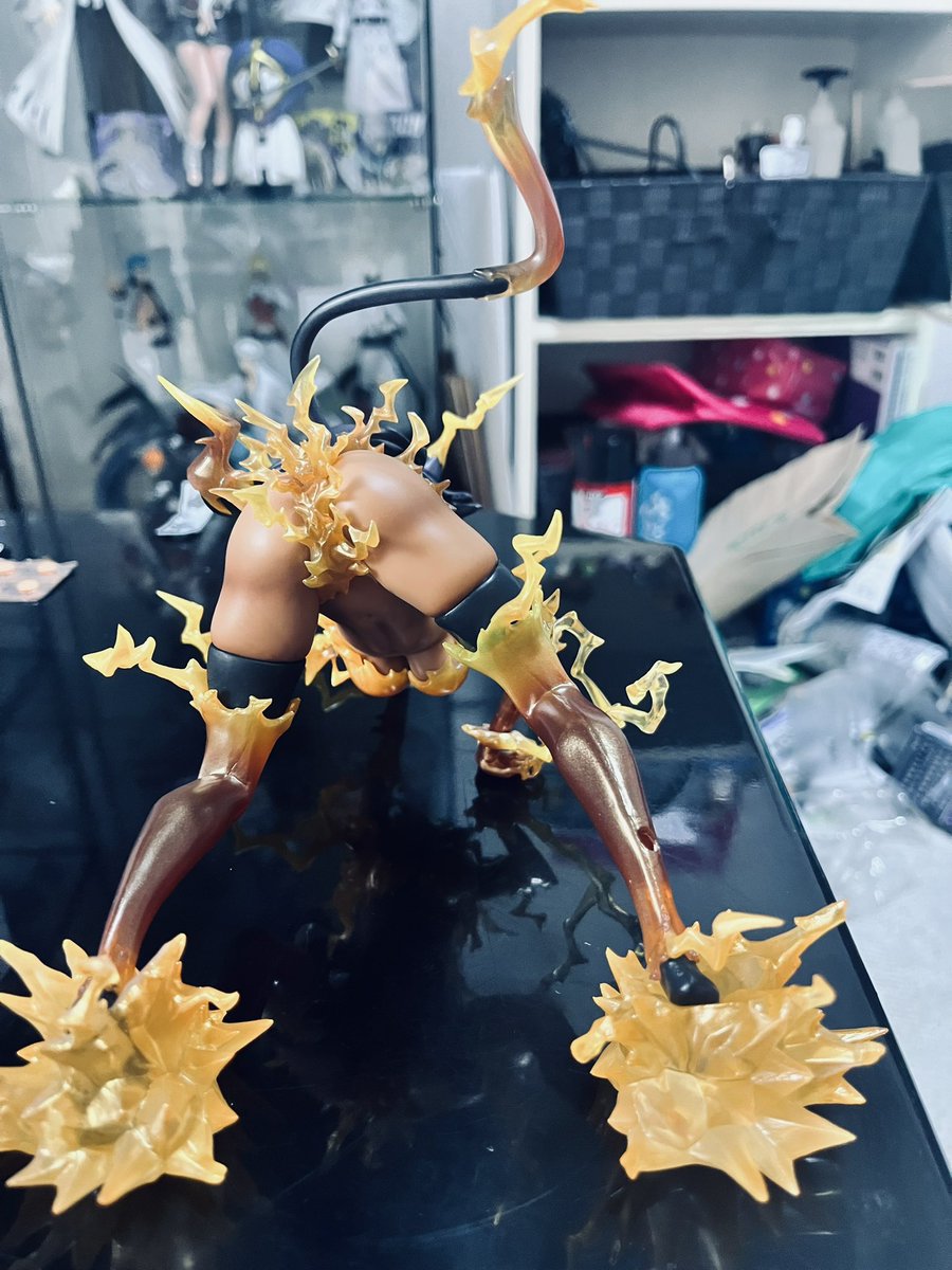 bleach_kozo's tweet photo. 何がとは言いませんが。
すっげぇや。これはみんな欲しがるって
#BLEACH #フィギュア
#四楓院夜一 https://t.co/lXuZWguy20