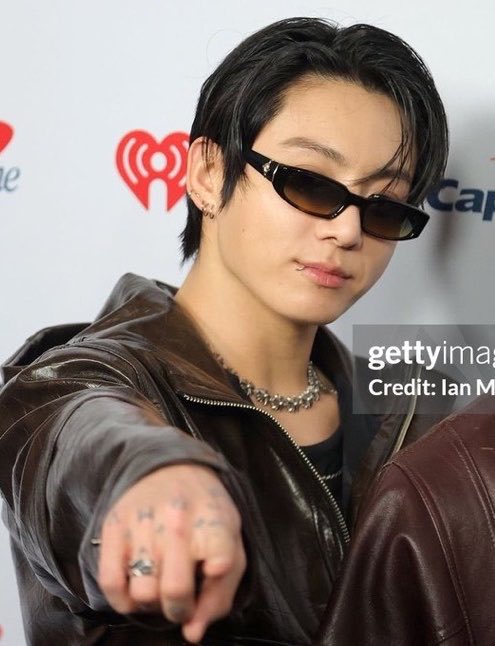 loveforku's tweet photo. “No one looks good on Getty images” 

meanwhile jungkook: https://t.co/kWNnADTlej