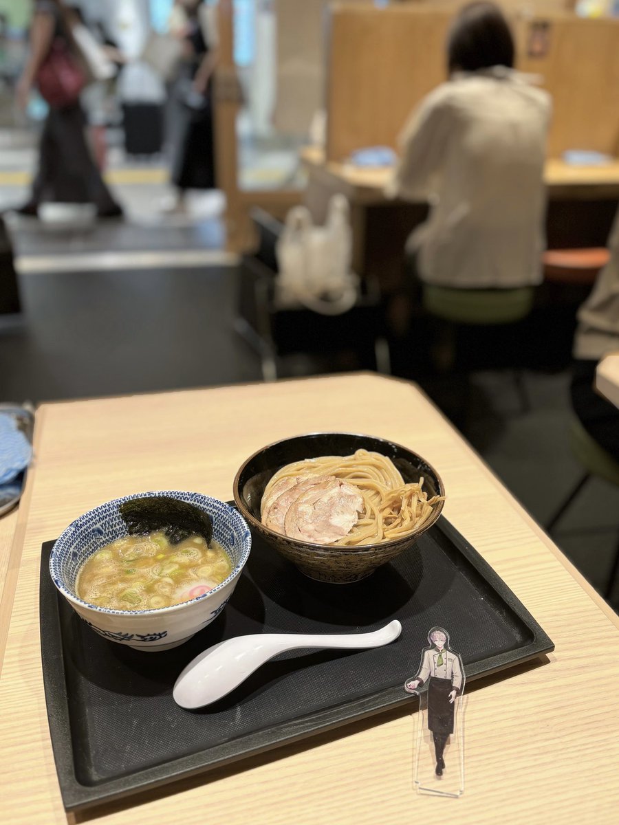 yz_32O's tweet photo. 📍舎鈴（名古屋）

メイチカ開拓1歩目υ > ̫ < υ💫
前通る時いつも美味しそうな匂いしてたつけ麺屋さん> ༥ <✨美味しかったし店員さん良い方ばかりでまた行きたい🎶 https://t.co/4AEuNOjBOb