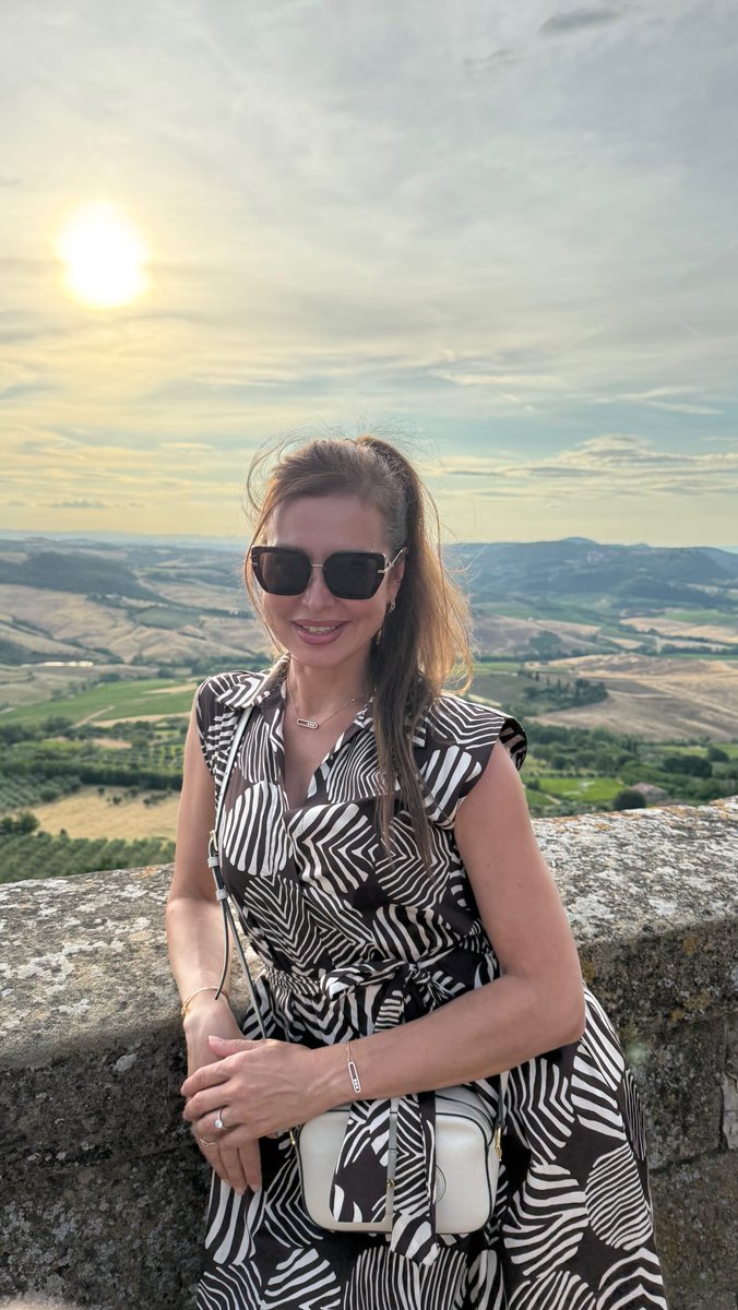 JcCreer6a's tweet photo. Montepulciano 🍷
is one of Tuscany’s most enchanting hilltop towns, where medieval streets, Renaissance architecture, and breathtaking vineyards come together. At the foot of the hill stands the magnificent Temple of San Biagio, a masterpiece of https://t.co/AnEtFWUKno