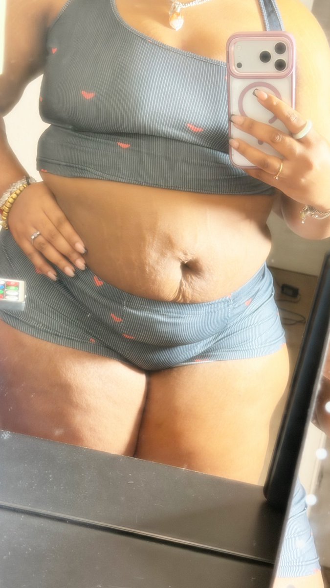 theylovebumble's tweet photo. I love a cute 2 piece set ♥️

I’ll be back posting soon😘

#bbw
#flordia 
#like
#comment
#red
#black https://t.co/ujUpYiwvNG