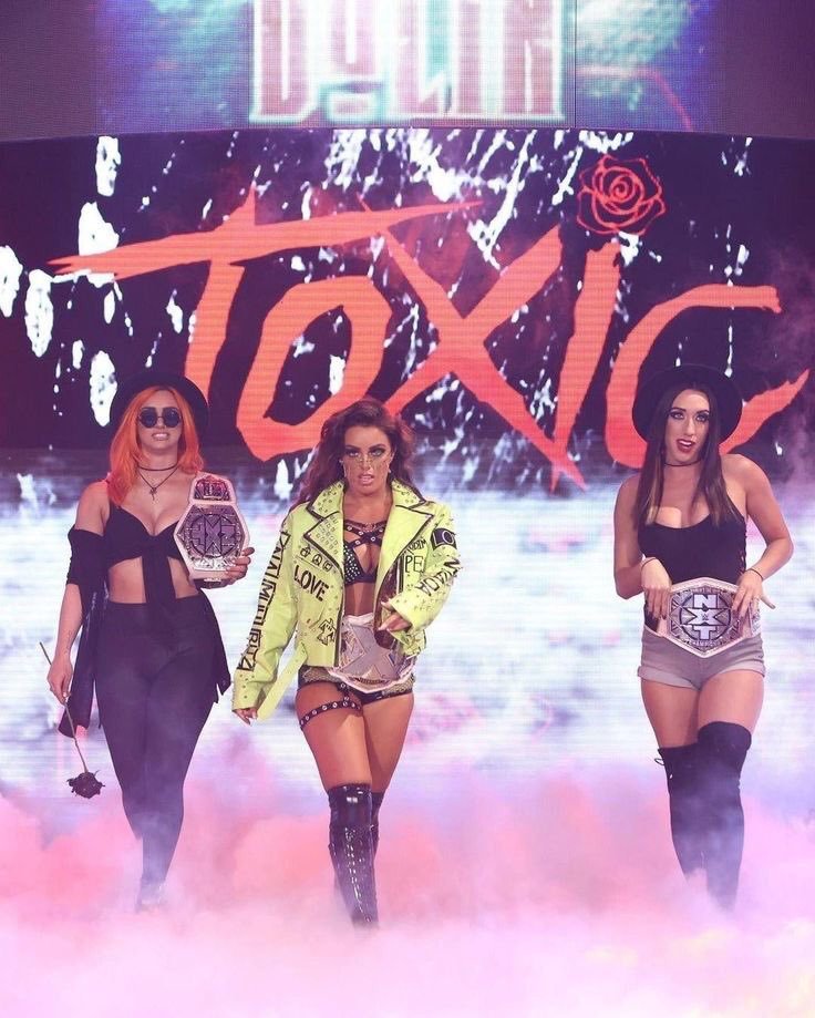 MultipleRole25's tweet photo. Me Mandy with @JacyJayne96 Jacy Jayne and @multipleplay250 Priscilla Kelly aka Gigi Dollin my former girls we were known as Toxic Attraction. https://t.co/yqpORhsdtn