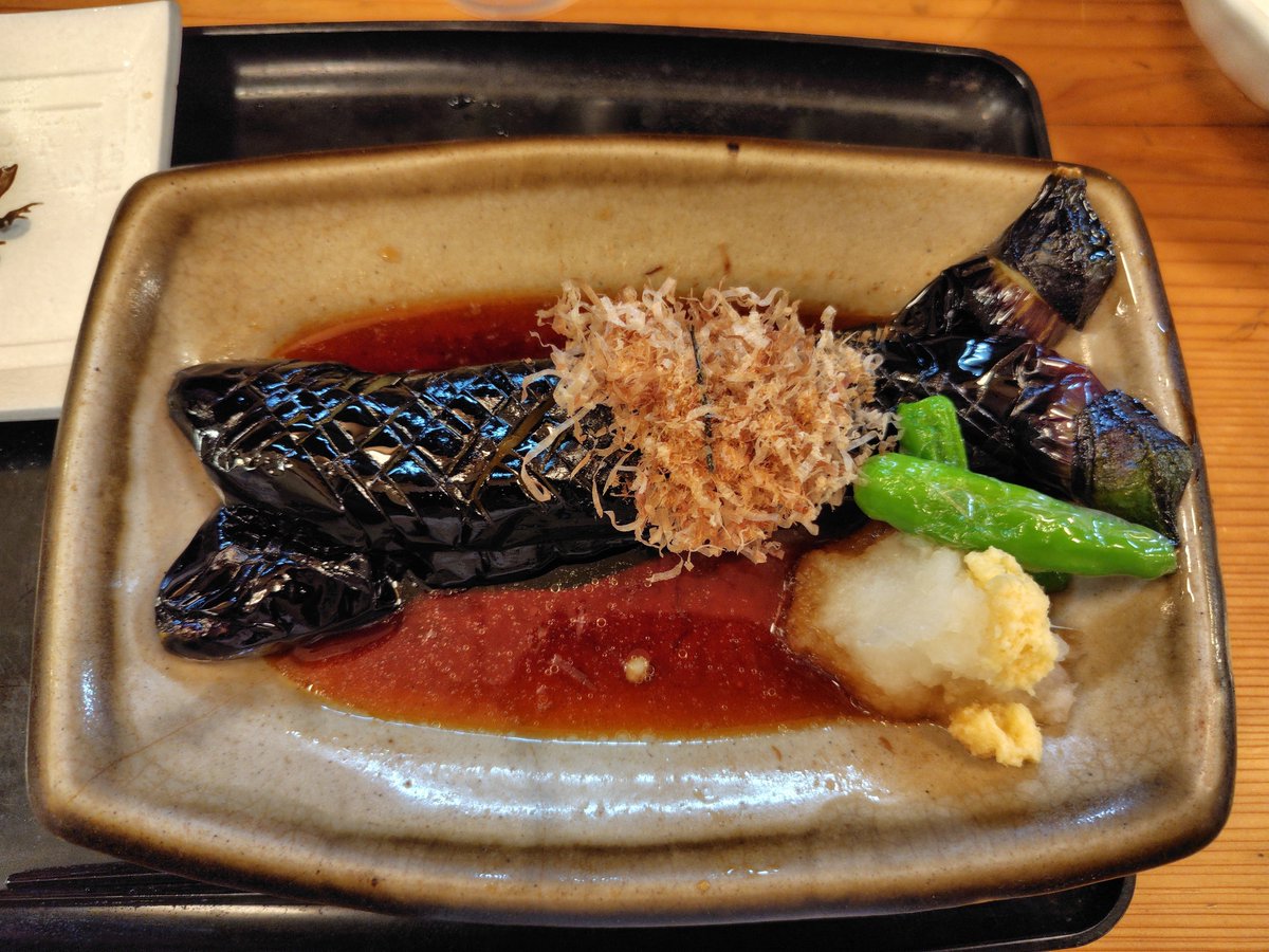 daimoro1228's tweet photo. 昨日はいつもの立ち飲み屋で鋭気を養い、本日から一時帰阪。今日の新幹線は混んでそうですねぇ。

東京単身生活はゲームが満足に出来ないほど、まだまだ整っていないですが、ボチボチやっていこうかと(*´ω｀*)

では、良い連休を‼️🌈 https://t.co/eZooLzt251