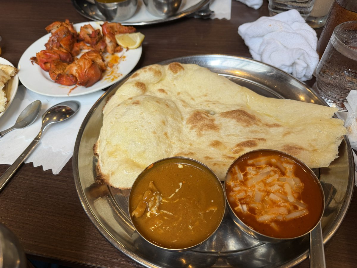writabout_love's tweet photo. ナンカレーとティッカ、キめこんでいくぅぅ!!!
#YABIN https://t.co/IN21kzKgFy