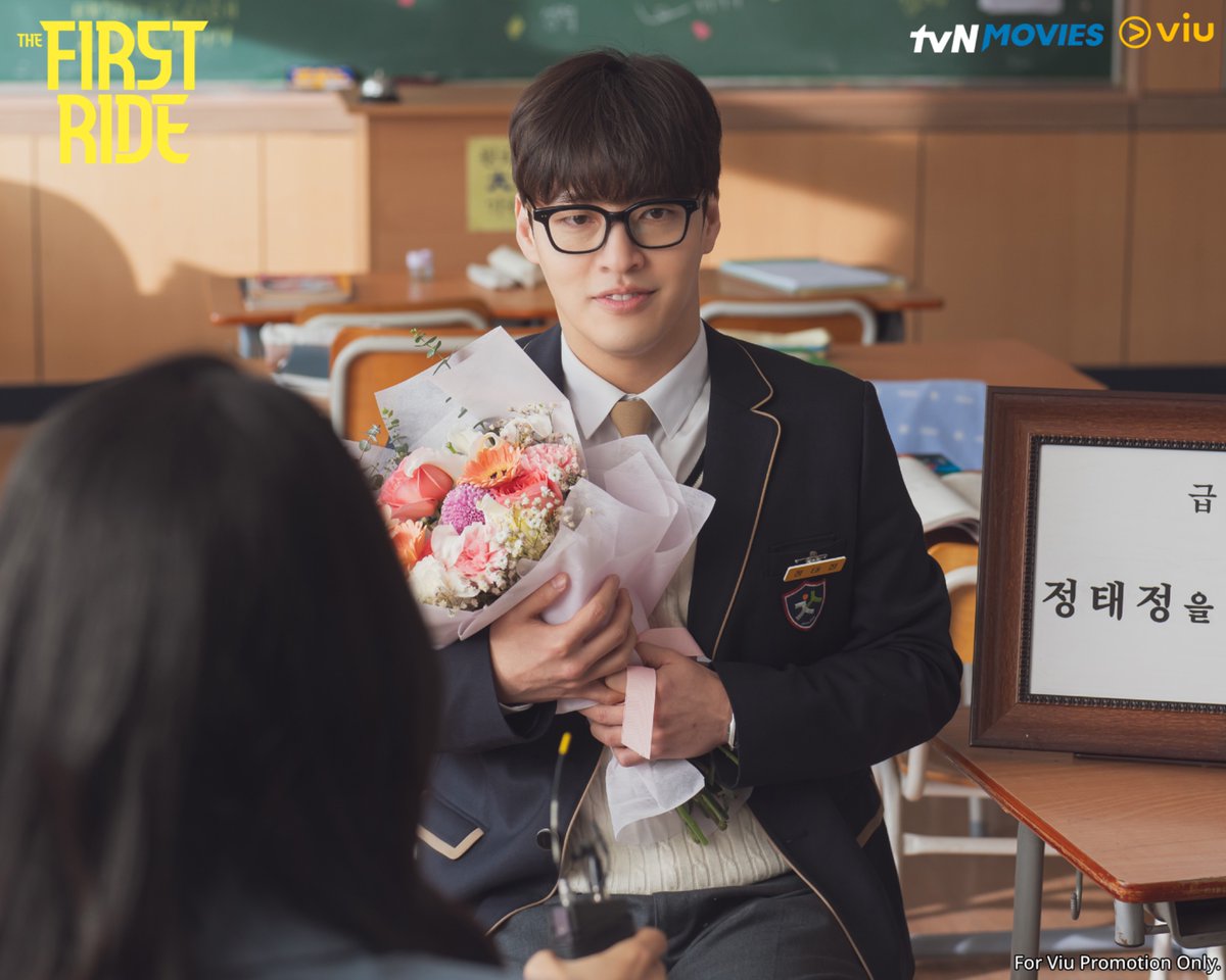 Viu_TH's tweet photo. เมื่อแก๊งเพื่อนซี้ ตัดสินใจออกทริปไปเที่ยวประเทศไทย 

▶️ #TheFirstRide ดูได้ที่ Viu https://t.co/4fbm5AZq4w

#Viuอ่านว่าวิว #ViuดูฟรีบนTV #ซีรีส์เกาหลีที่Viu #tvNMovie https://t.co/bJW9iKqEoA
