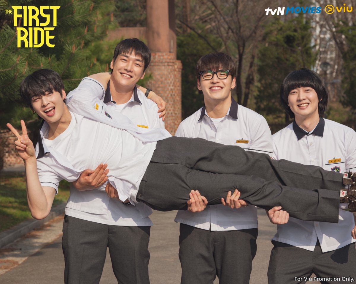 Viu_TH's tweet photo. เมื่อแก๊งเพื่อนซี้ ตัดสินใจออกทริปไปเที่ยวประเทศไทย 

▶️ #TheFirstRide ดูได้ที่ Viu https://t.co/4fbm5AZq4w

#Viuอ่านว่าวิว #ViuดูฟรีบนTV #ซีรีส์เกาหลีที่Viu #tvNMovie https://t.co/bJW9iKqEoA