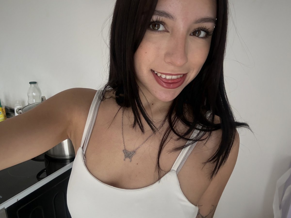 mooniedream9's tweet photo. everything feels a little softer lately ✨ https://t.co/vT1kszCN0p