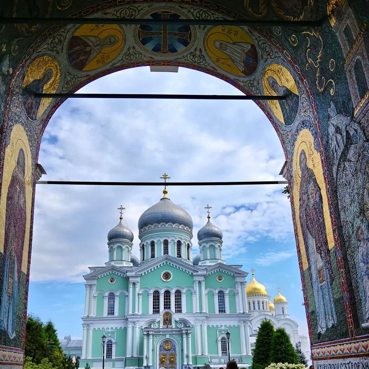 ZeldaCapelcb's tweet photo. Photo by Оксана Алистратова on August 08, 2026. May be an image of Saint Basil's Cathedral and text. https://t.co/SHhaNCdjWC