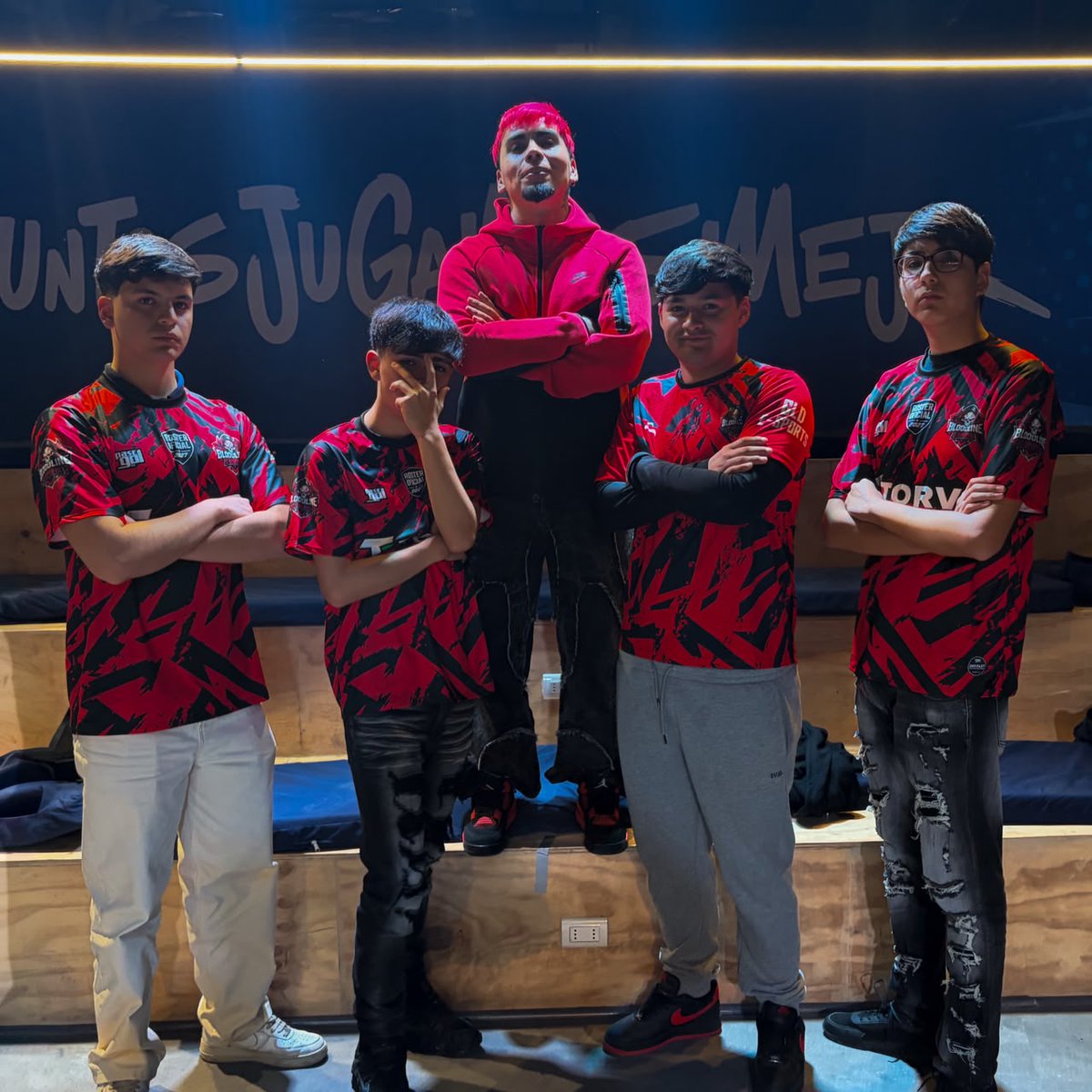 Matisjv's tweet photo. Un momento inolvidable. 🔥 Muchísimas gracias a @Bloodlinesport_  por la invitación al presencial, la pasamos increíble. https://t.co/Up9qm4xXuv