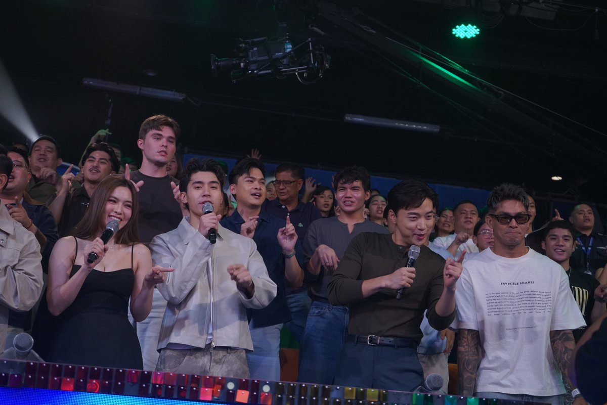 itsShowtimeNa's tweet photo. Itodo natin ang kasiyahan this weekend 😉✨

#ShowtimeTalakch
WATCH #ItsShowtime LIVE:       
https://t.co/y1ockzg3FL https://t.co/satxcvgwR7