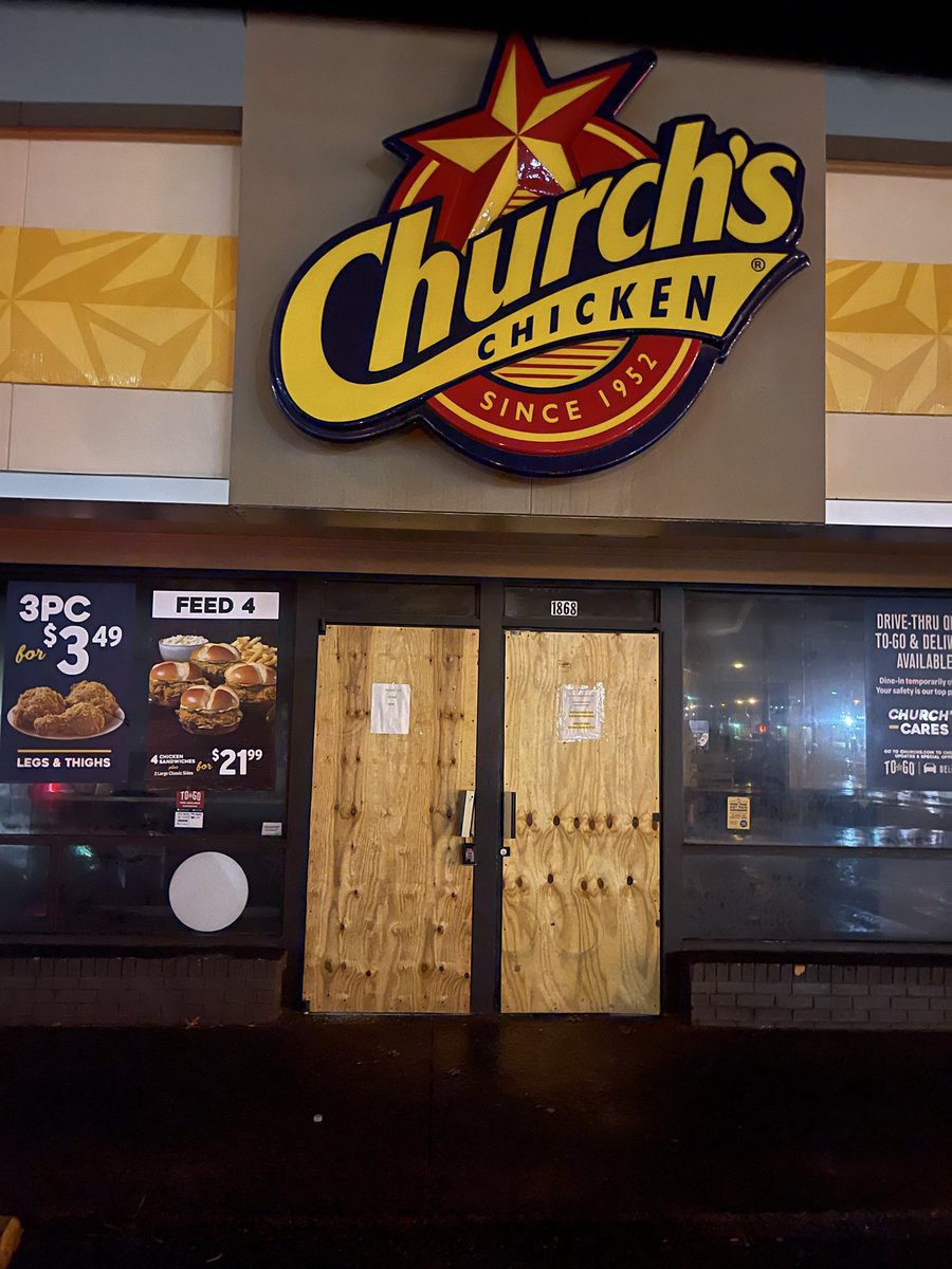 What46Did's tweet photo. @Poor_Richard @Breaking911 By Southgate shopping center in Memphis a couple years ago lol https://t.co/cFN7rVzo50