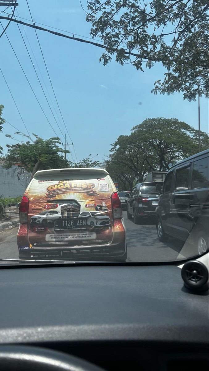 kidthewest's tweet photo. sabtu” jam segini macet knp sih???????? https://t.co/DYn2FCSSiJ