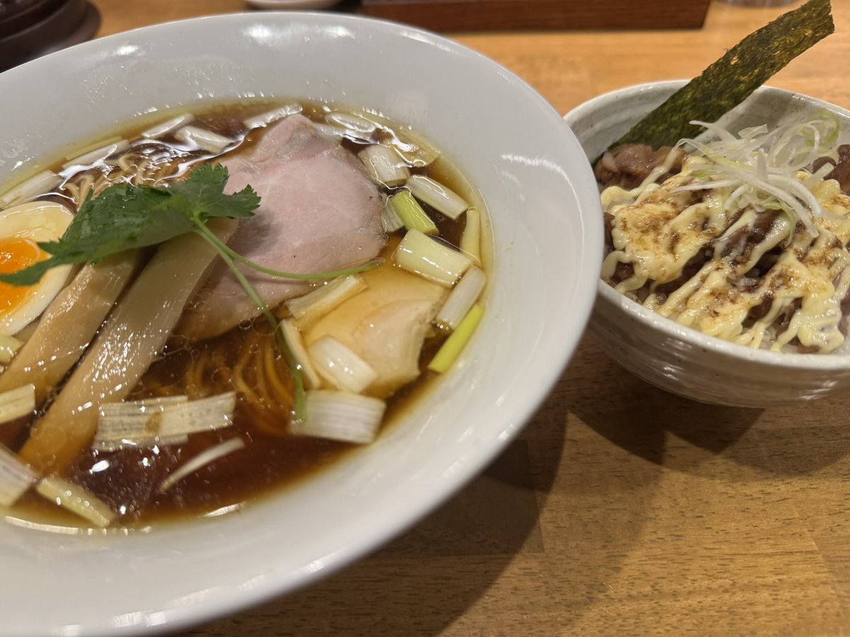 Morii_3355's tweet photo. 一照庵の炙りマヨ親鶏めし、
この世の丼でいちばん美味いまである https://t.co/fbC612iSDt