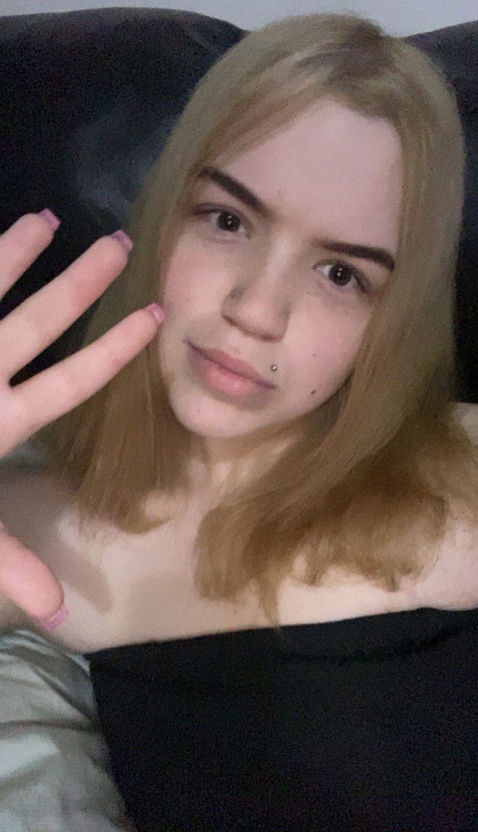 SarahSawsnn's tweet photo. Lil cheeky photo dump of myself 🦢 

#nsfw #nsfwtwt https://t.co/cz0hrMpA30