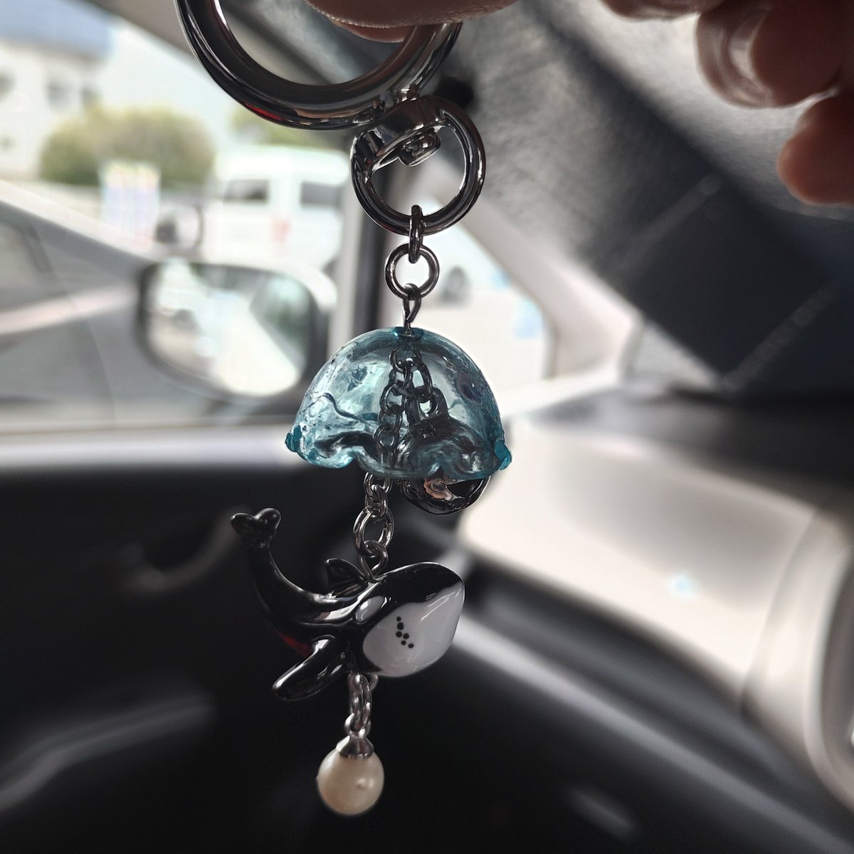 hana00ya's tweet photo. 名古屋港水族館のところにある真珠取り出し体験にアジパラ？新商品がありました✨
りんちゃんです！可愛い😍😍
#けろ散歩 https://t.co/Y38NsCtF0N
