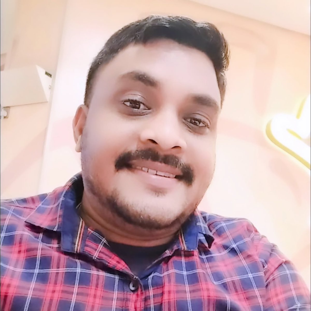 PedroBuzzelli's tweet photo. ✍️जिंदगी में वही लोग आगे बढ़ते हैं
जो वक्त और हालात से
लड़ना जानते हैं।"💯 https://t.co/AImSLVFPcO