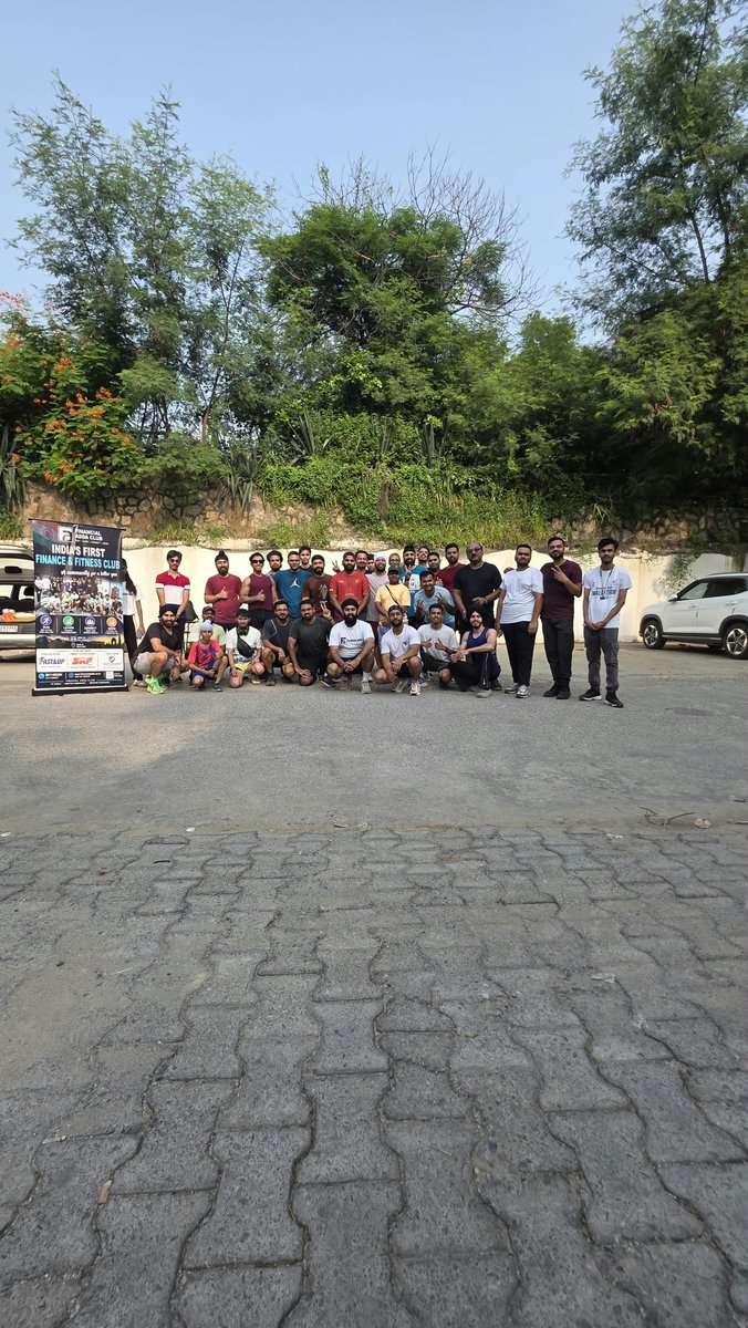nakulvibhor's tweet photo. Today's run of our club 

🏃‍♂‍➡️🏃‍♂‍➡️ https://t.co/DQb9MNsniS