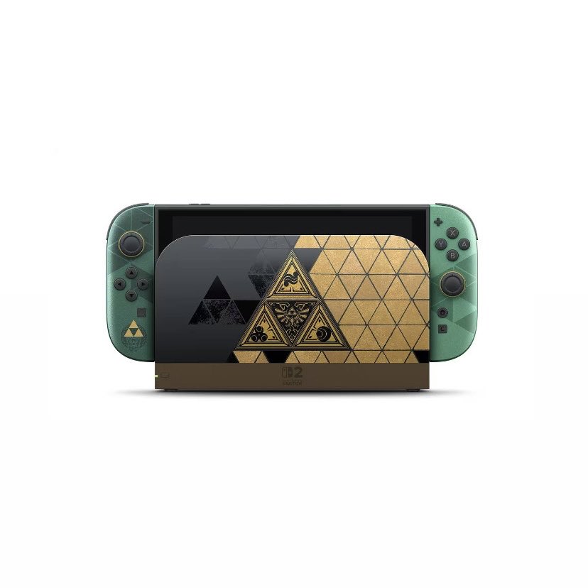 lucaschoucair's tweet photo. Sejamos sinceros: vocês acham que a edição do Switch 2 de Zelda superou a versão OLED de Tears of the Kingdom? https://t.co/PioOGX3InO