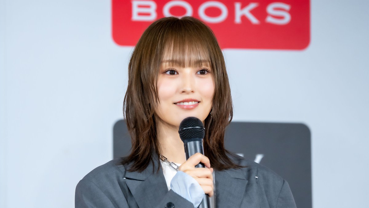 BUBKA_henshuubu's tweet photo. 山本彩、ソロ10周年「濃度の濃い10年」を語るアニバーサリーブック発売へ

▼記事詳細＆会見写真
https://t.co/A1KXe8yADE

#山本彩 @SayakaNeon https://t.co/YvHU9nsjr1