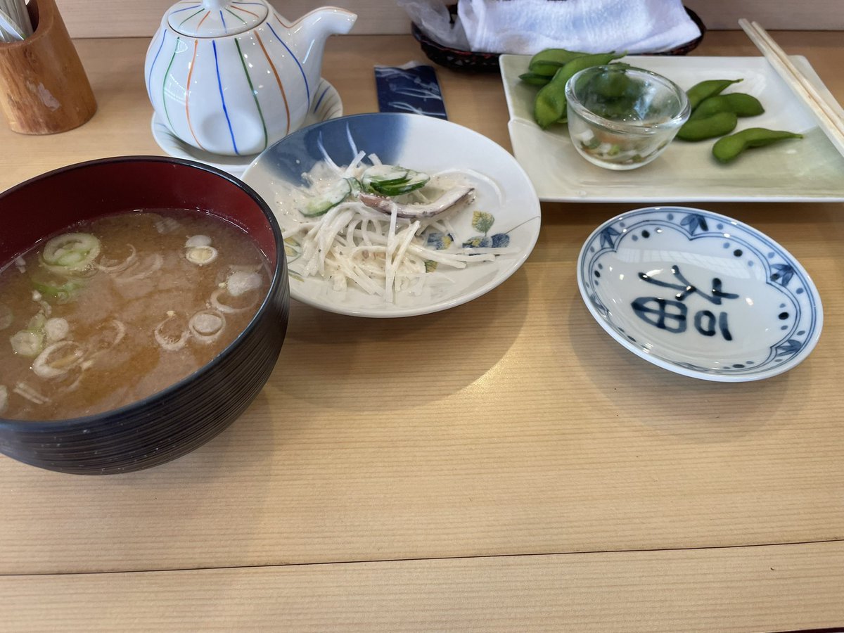 w_meteor3's tweet photo. 寿司ランチが随分と豪勢だ！ https://t.co/RmiCaQvG8c