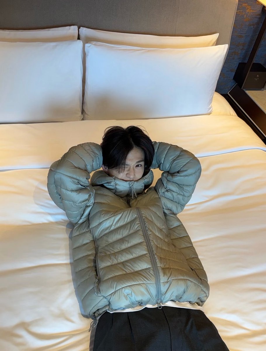 i1ovezzo's tweet photo. 아니 너네 아사히한테 반했지 아진짜망했다 다 반할거같애 이번엔진짜로 아니솔직히 평소엔 아닌거 알면서 혹시나하는마음에 그런건데 오늘은진짜야 아 니들 다 반한 거지 아니 잠만 진짜 반한거같애 전부반했어 지금 망했어진짜 아 https://t.co/j0hThgCs7h