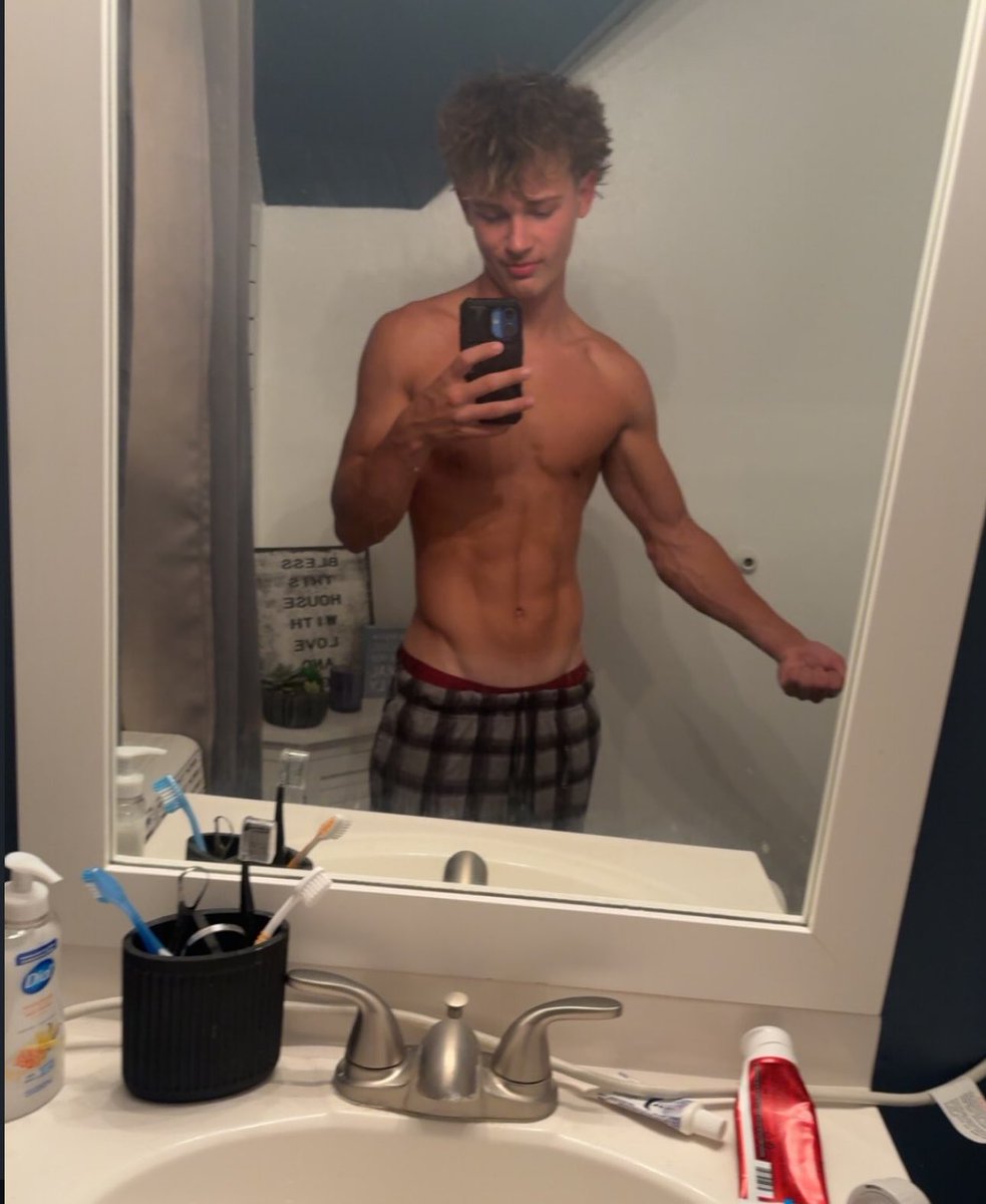 MarcoOriginall's tweet photo. Night X #rt #teen #hmu #mlm https://t.co/lY1m2PuD0Q