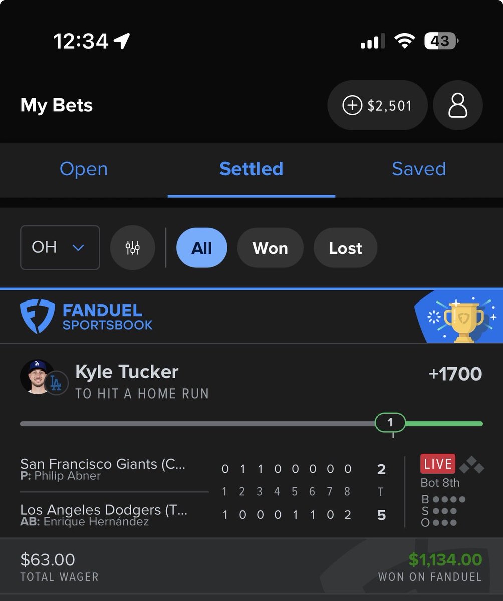 _crispyj's tweet photo. @MLBHR Man on fire 🔥 https://t.co/zaGBsMCEVA