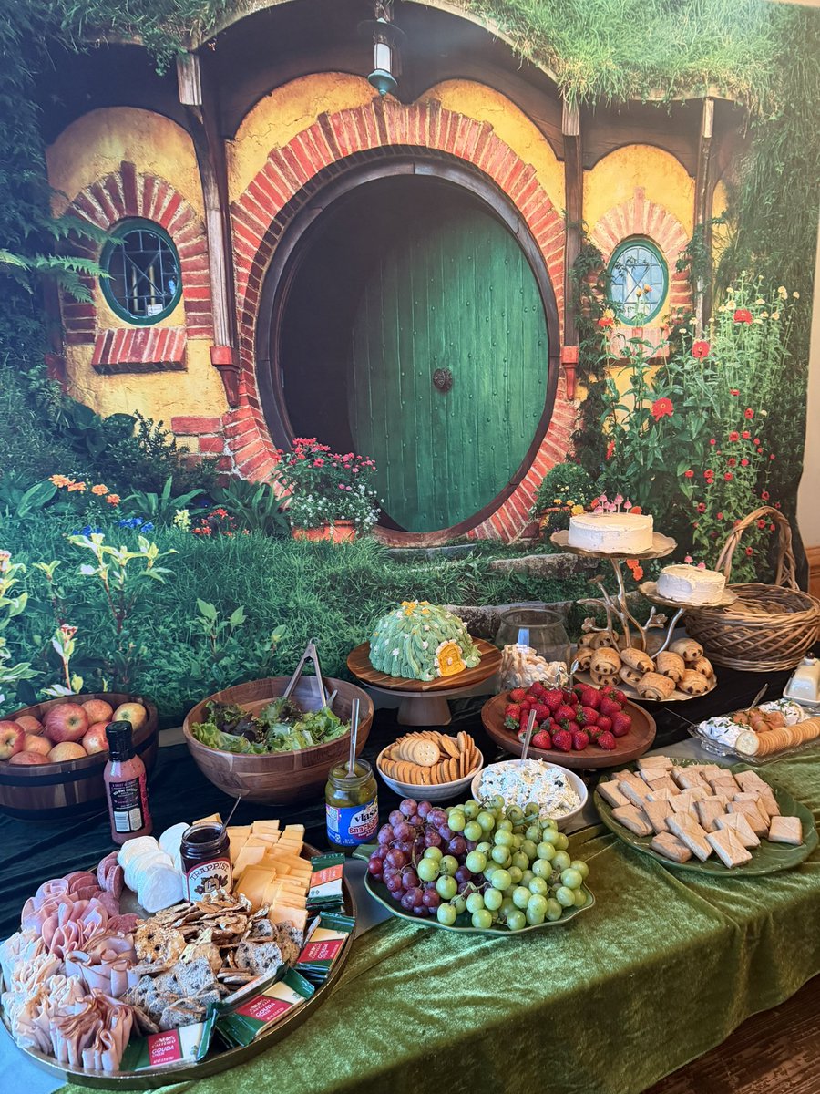 TeawithTolkien tweet picture