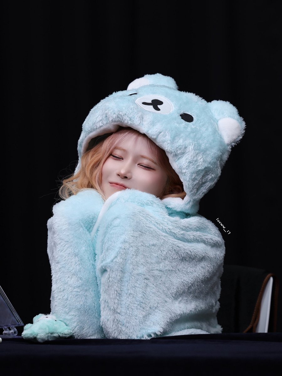 luvww__17's tweet photo. 260913 조은뮤직 대면

#송하영 #프로미스나인 https://t.co/ViI5yIXTZ7